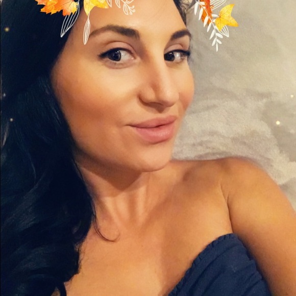 Meet your Posher, Nikki - Picture 1 of 1